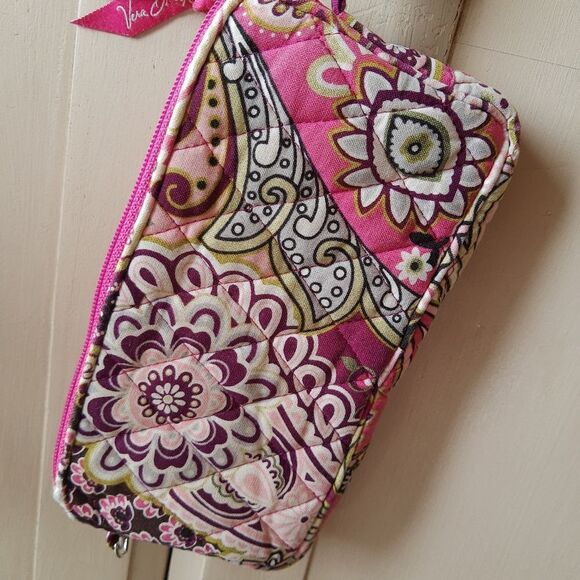 Vera Bradley Wristlet Pink Paisley Print quilted small bag Retired Vintage - Picture 1 of 8